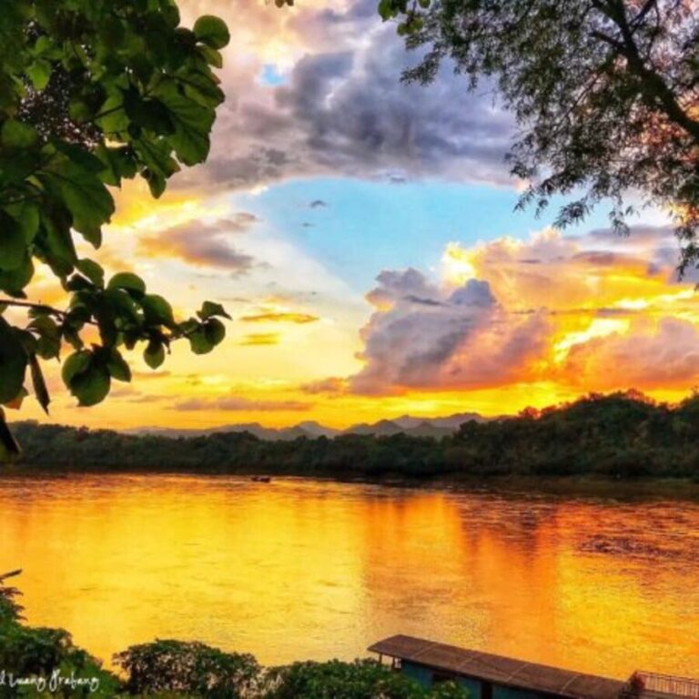 ルアンパバーンの「リバーサイド・バーベキュー」はメコン川沿いでバーベキュー(シンダート)が楽しめるおすすめレストラン！ アジアをひとりで旅